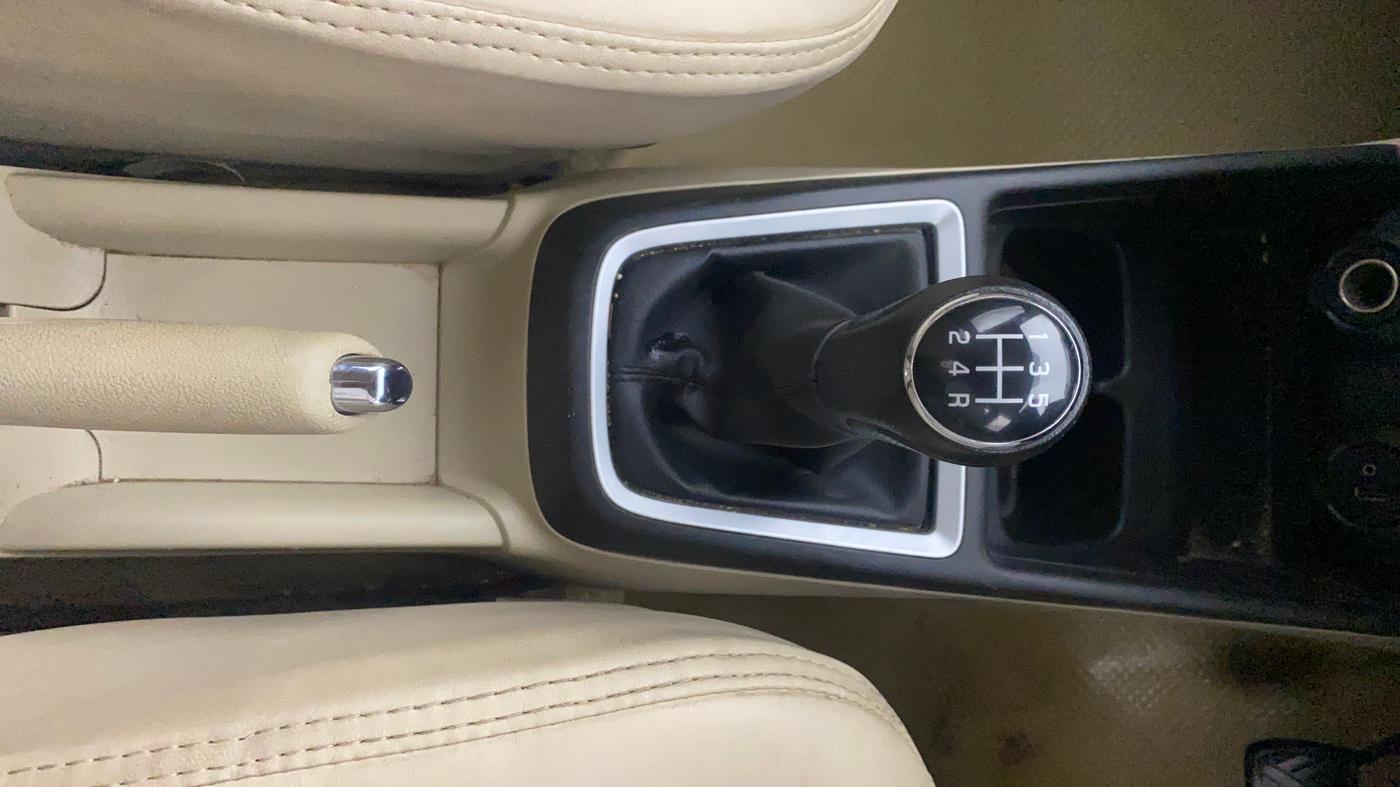 2020 Maruti Dzire VXI, Petrol, Manual, 71,052 km, Gear Lever