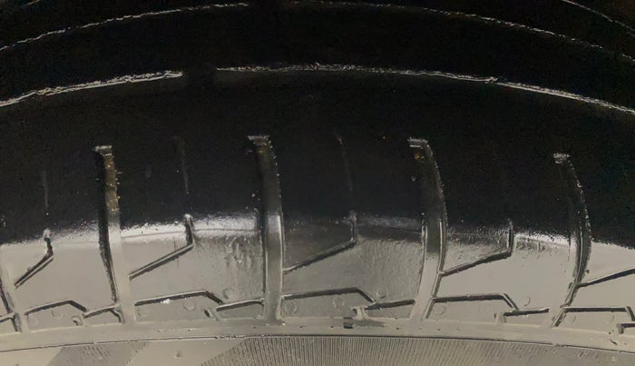 2020 Maruti Dzire VXI, Petrol, Manual, 71,052 km, Left Front Tyre Tread