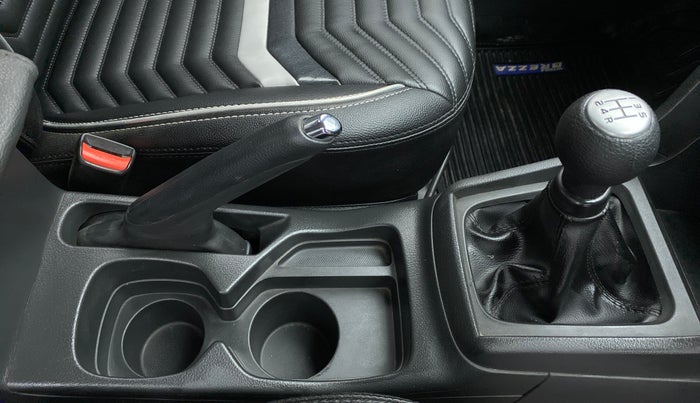 2016 Maruti Vitara Brezza ZDI PLUS DUAL TONE, Diesel, Manual, 74,563 km, Gear Lever