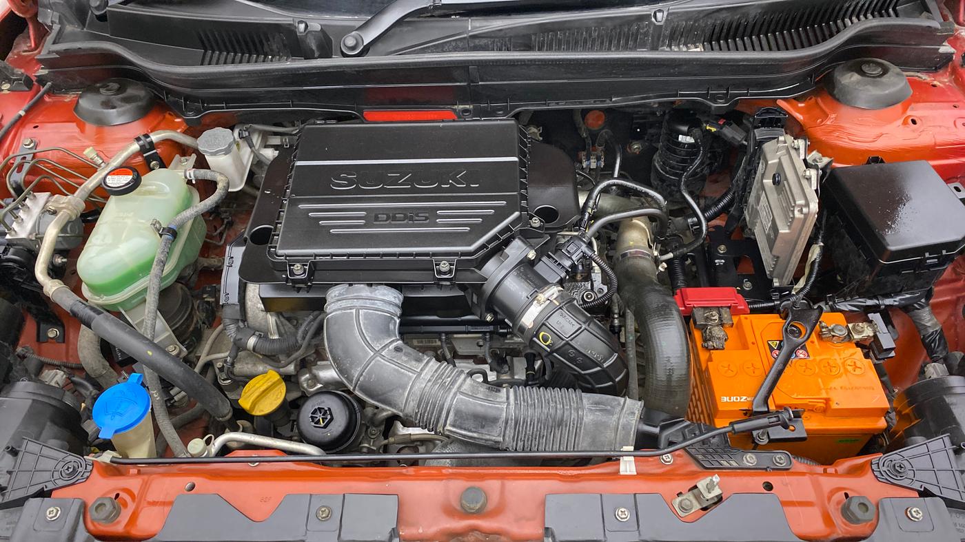 2016 Maruti Vitara Brezza ZDI PLUS DUAL TONE, Diesel, Manual, 74,563 km, Open Bonet