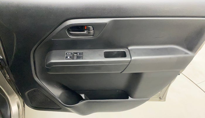 2023 Maruti New Wagon-R LXI 1.0, Petrol, Manual, 10,722 km, Driver Side Door Panels Control