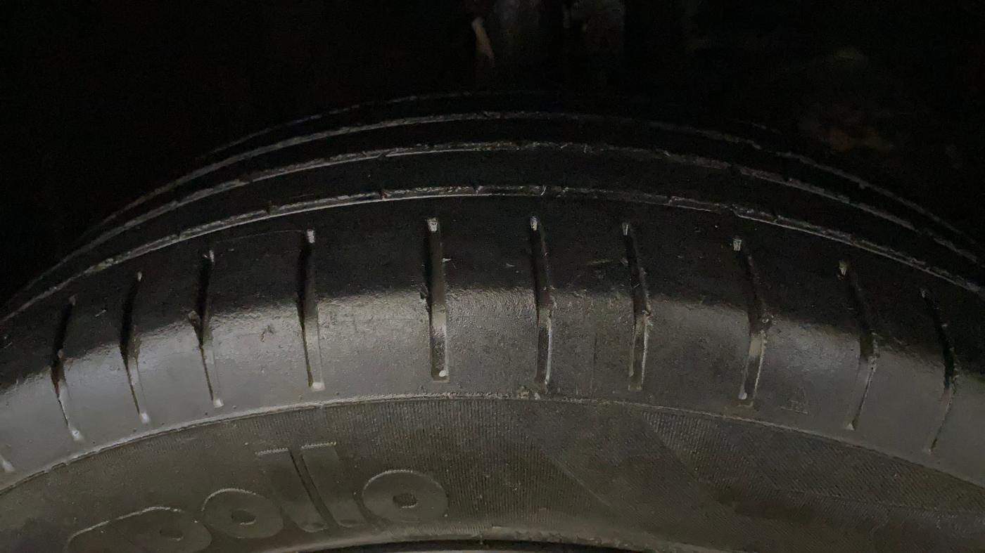 2022 Maruti Baleno DELTA PETROL 1.2, CNG, Manual, 42,370 km, Right Front Tyre Tread