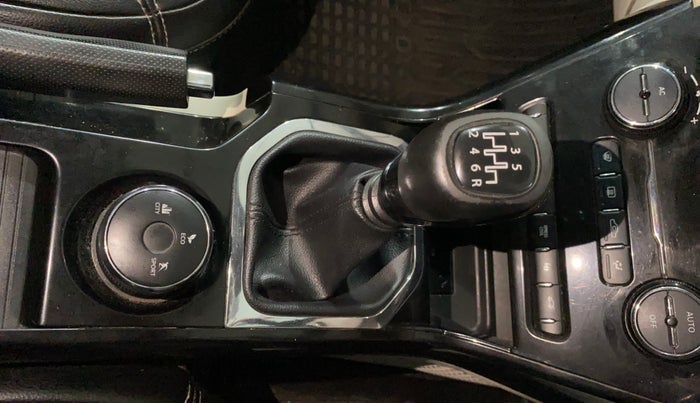 2022 Tata NEXON XZ PLUS (HS) PETROL DUAL TONE, Petrol, Manual, 87,846 km, Gear Lever