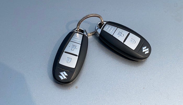 2017 Maruti Baleno ZETA PETROL 1.2, Petrol, Manual, 32,721 km, Key Close Up