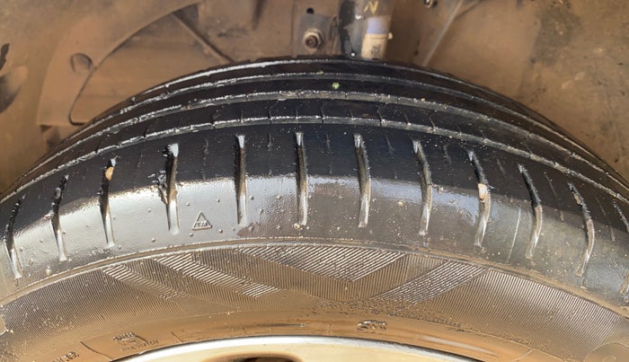 2017 Maruti Baleno ZETA PETROL 1.2, Petrol, Manual, 32,721 km, Left Front Tyre Tread