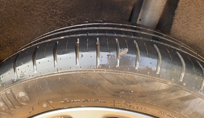 2017 Maruti Baleno ZETA PETROL 1.2, Petrol, Manual, 32,721 km, Left Rear Tyre Tread