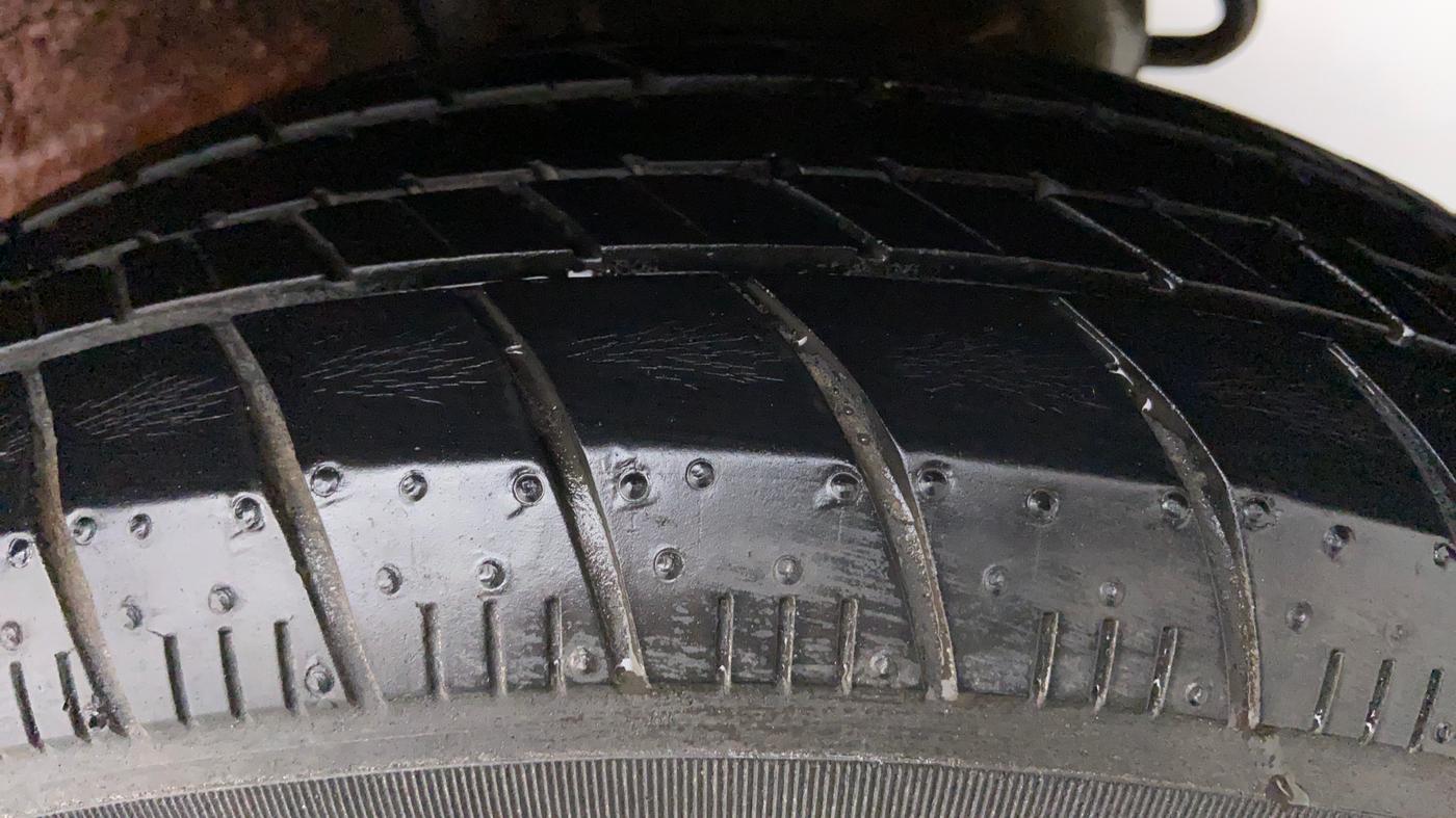 2018 Maruti Celerio VXI CNG D, CNG, Manual, 28,784 km, Left Front Tyre Tread