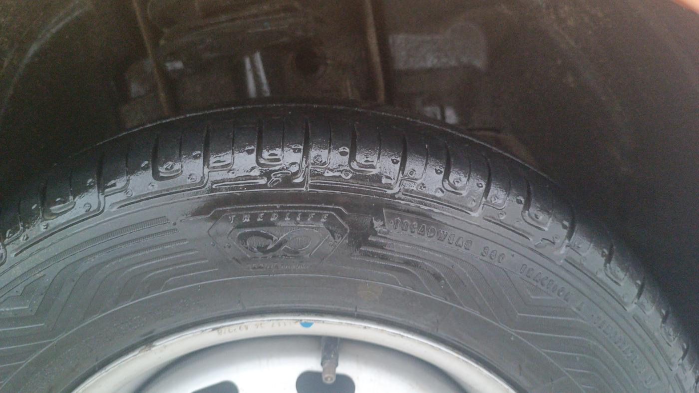 2017 Tata Tiago XM PETROL, Petrol, Manual, 1,07,113 km, Right Front Tyre Tread