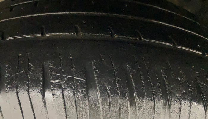 2017 Hyundai Elite i20 SPORTZ 1.2, Petrol, Manual, 32,430 km, Left Front Tyre Tread