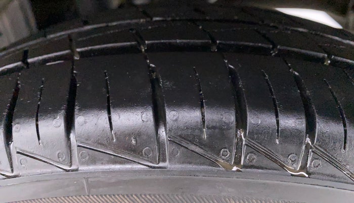 2021 Maruti Alto VXI, Petrol, Manual, 11,577 km, Left Rear Tyre Tread