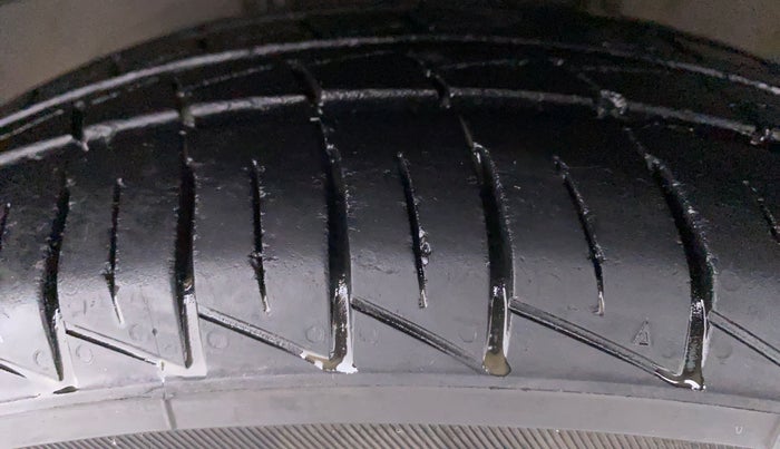 2021 Maruti Alto VXI, Petrol, Manual, 11,577 km, Left Front Tyre Tread