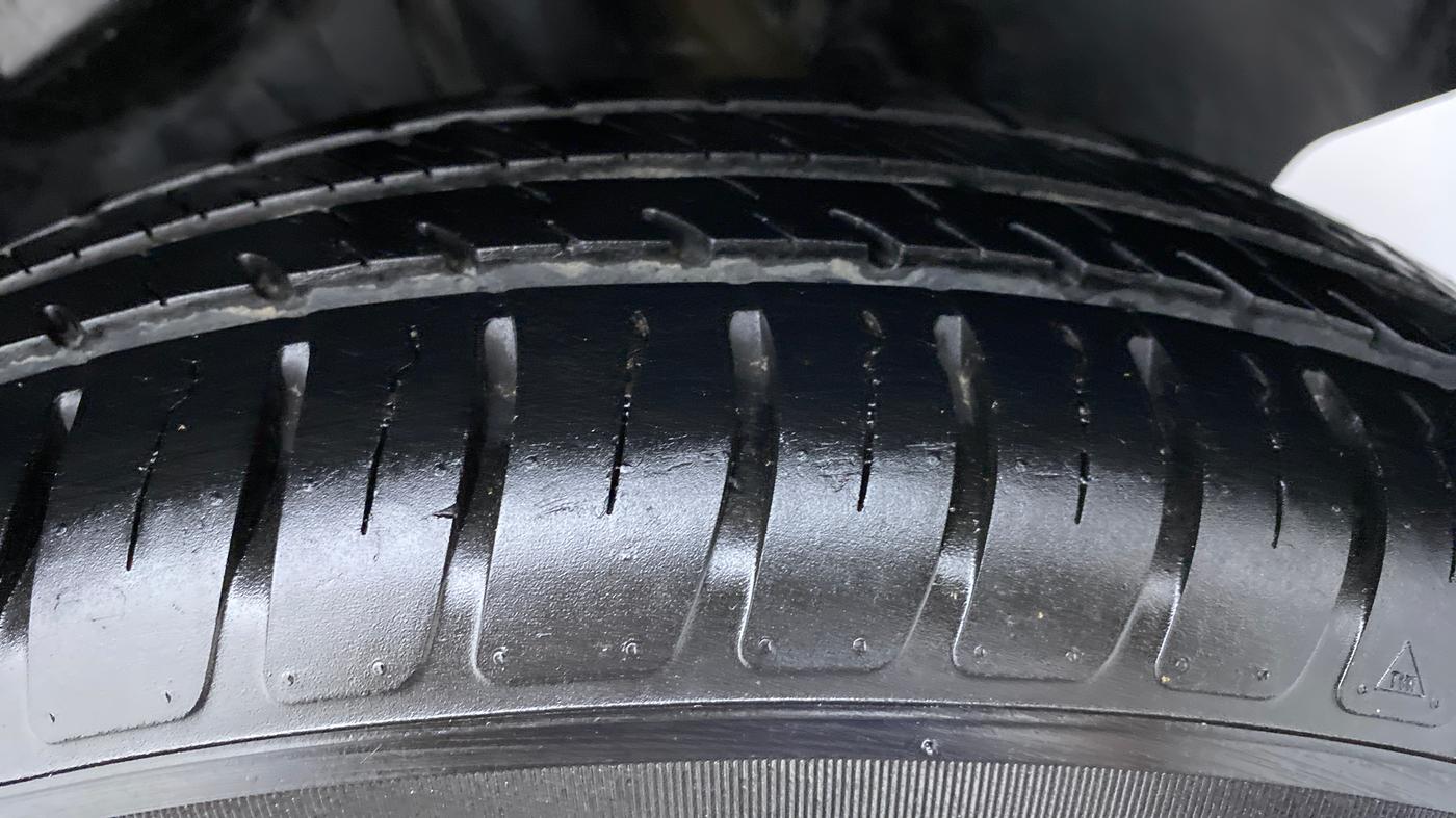 2020 Maruti Swift VXI AMT D, Petrol, Automatic, 8,968 km, Left Rear Tyre Tread