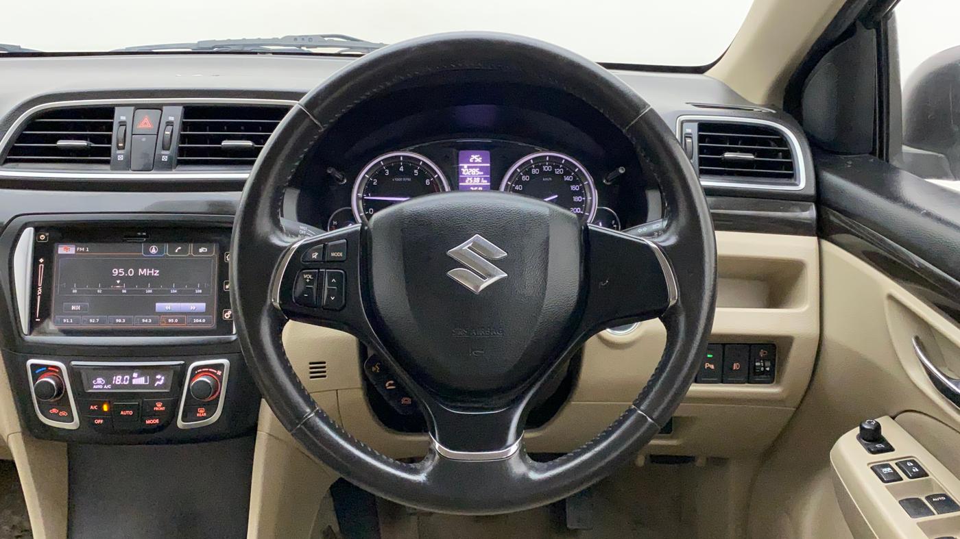 2015 Maruti Ciaz ZXI+, Petrol, Manual, 25,644 km, Steering Wheel Close Up