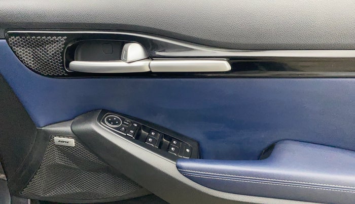 2022 KIA SELTOS X LINE 1.4 PETROL DCT, Petrol, Automatic, 60,197 km, Driver Side Door Panels Control