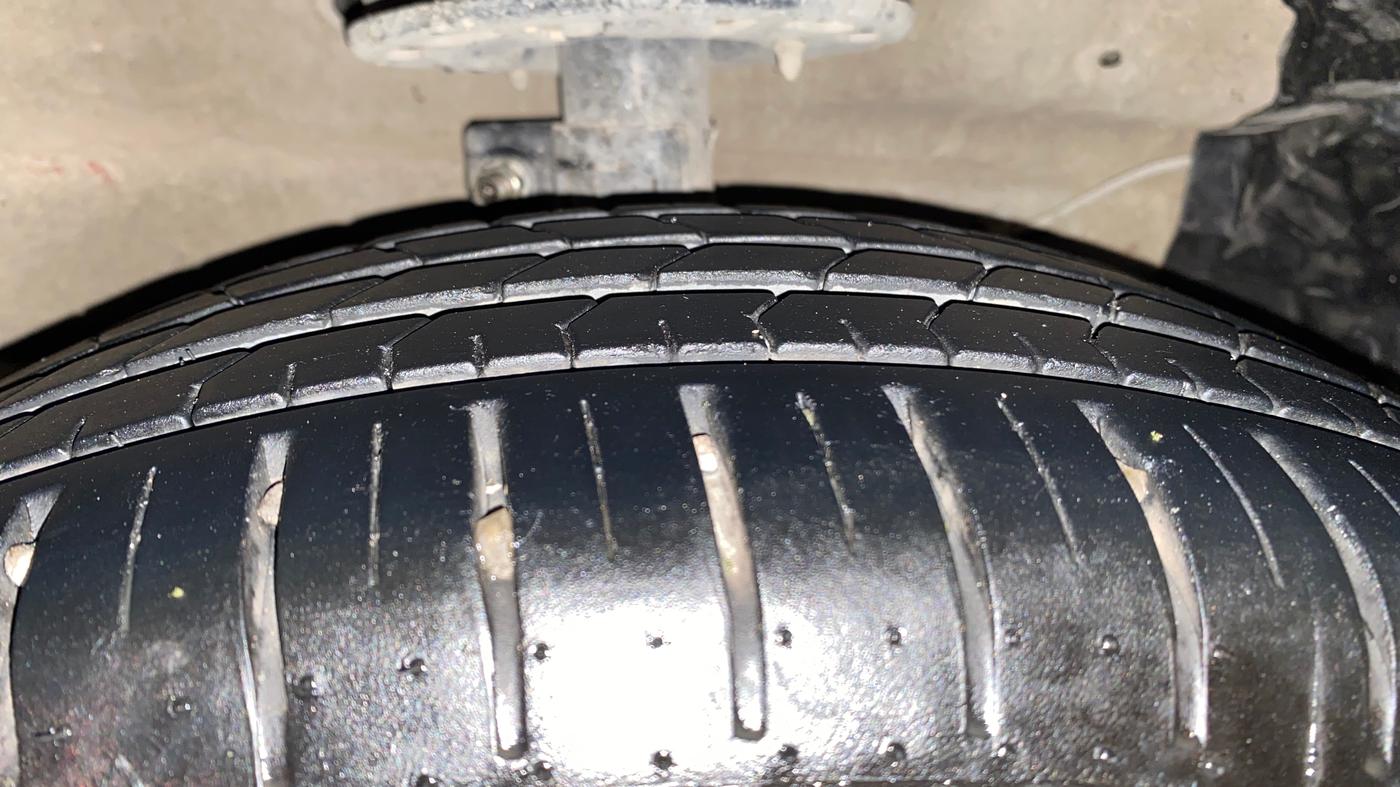 2017 Maruti Ciaz ALPHA  AT 1.4  PETROL, Petrol, Automatic, 68,260 km, Right Front Tyre Tread