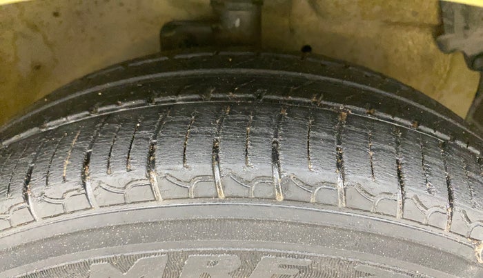 2014 Maruti Celerio VXI, Petrol, Manual, 74,895 km, Right Front Tyre Tread