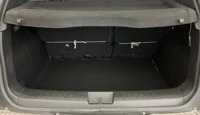 2022 Nissan MAGNITE XV MT, Petrol, Manual, 11,869 km, Boot Inside
