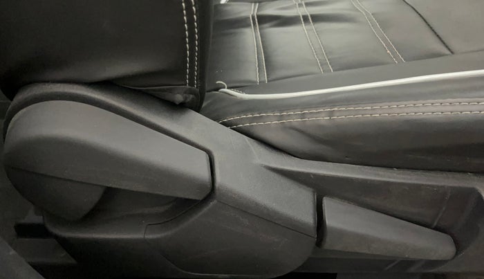 2022 Nissan MAGNITE XV MT, Petrol, Manual, 11,869 km, Driver Side Adjustment Panel