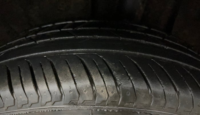 2022 Nissan MAGNITE XV MT, Petrol, Manual, 11,869 km, Left Rear Tyre Tread