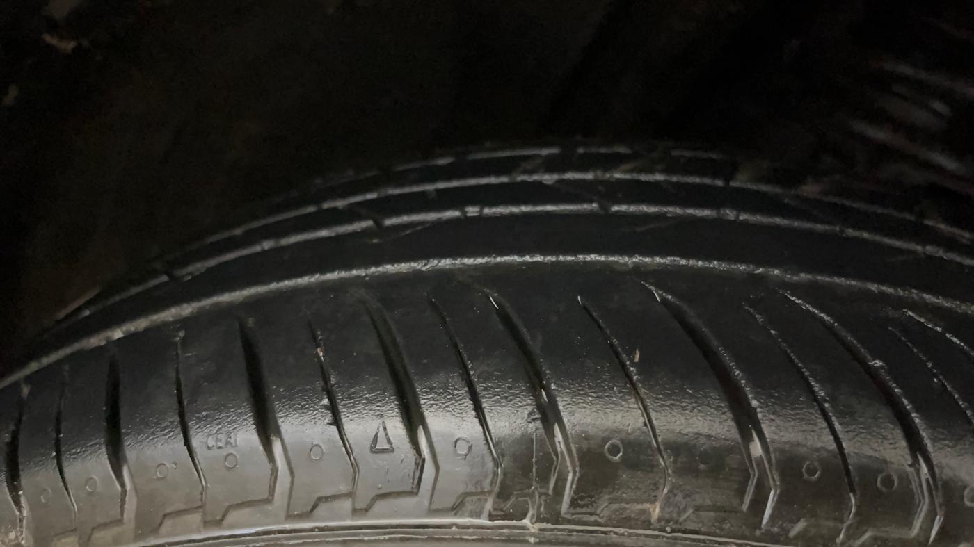 2022 Nissan MAGNITE XV MT, Petrol, Manual, 12,049 km, Right Front Tyre Tread