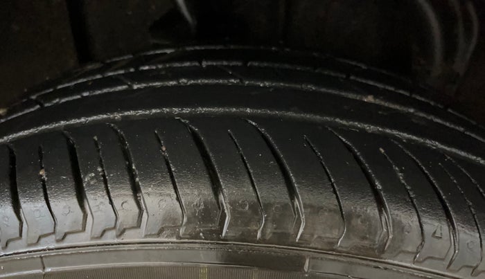 2022 Nissan MAGNITE XV MT, Petrol, Manual, 11,869 km, Right Rear Tyre Tread