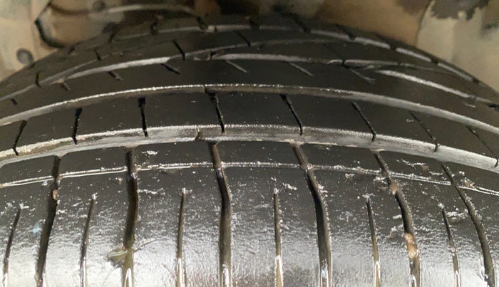 2018 Maruti S Cross ALPHA 1.3, Diesel, Manual, 60,172 km, Left Front Tyre Tread