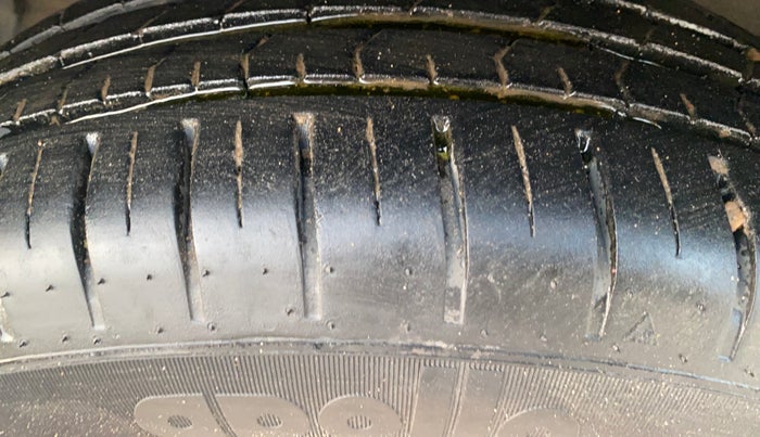 2018 Maruti Baleno ZETA PETROL 1.2, Petrol, Manual, 94,650 km, Left Front Tyre Tread