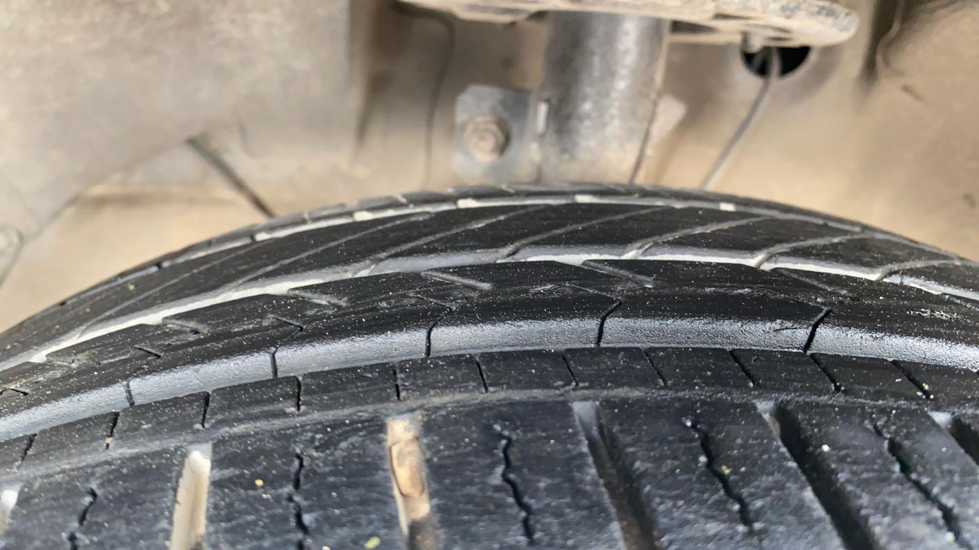 2018 Maruti Dzire ZXI AMT, Petrol, Automatic, 79,963 km, Left Front Tyre Tread