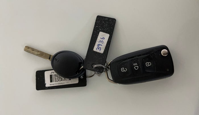 2024 Tata PUNCH ADVENTURE RHYTHM PACK MT, Petrol, Manual, 44,890 km, Key Close Up