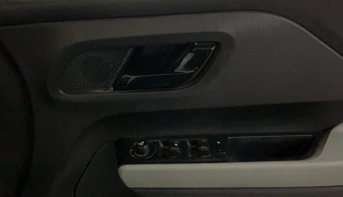 2024 Tata PUNCH ADVENTURE RHYTHM PACK MT, Petrol, Manual, 44,890 km, Driver Side Door Panels Control