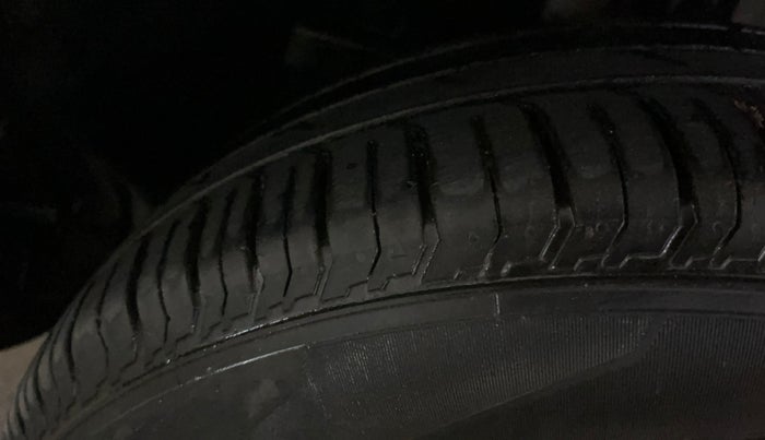 2024 Tata PUNCH ADVENTURE RHYTHM PACK MT, Petrol, Manual, 44,890 km, Right Rear Tyre Tread