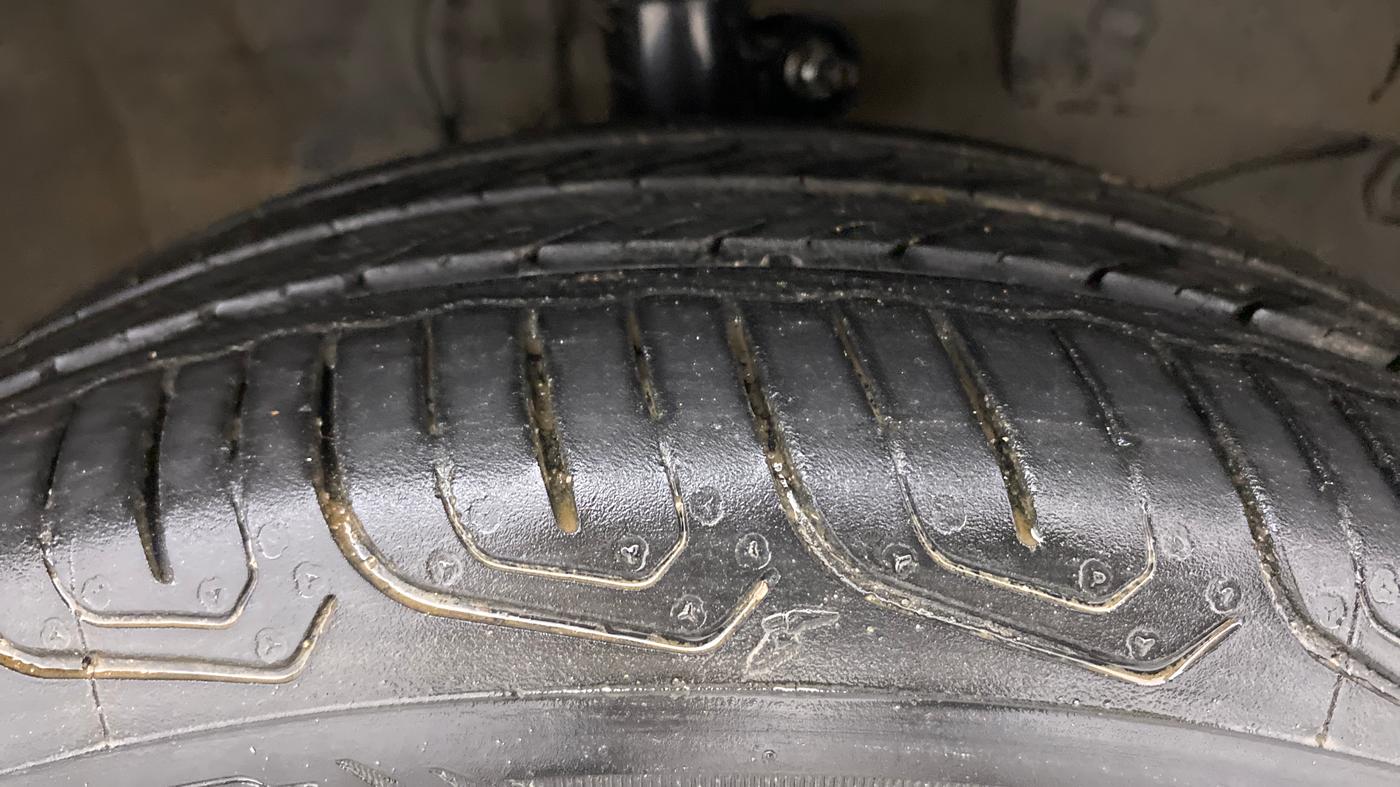 2017 Honda Amaze 1.2L I-VTEC VX, Petrol, Manual, 56,242 km, Right Front Tyre Tread