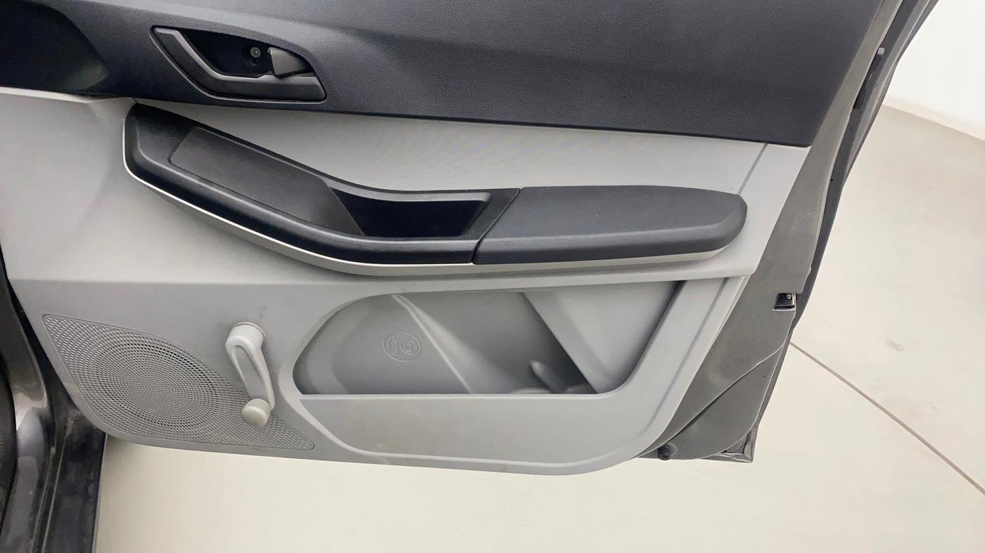 2020 Tata Tiago XE PETROL, Petrol, Manual, 27,413 km, Driver Side Door Panels Control