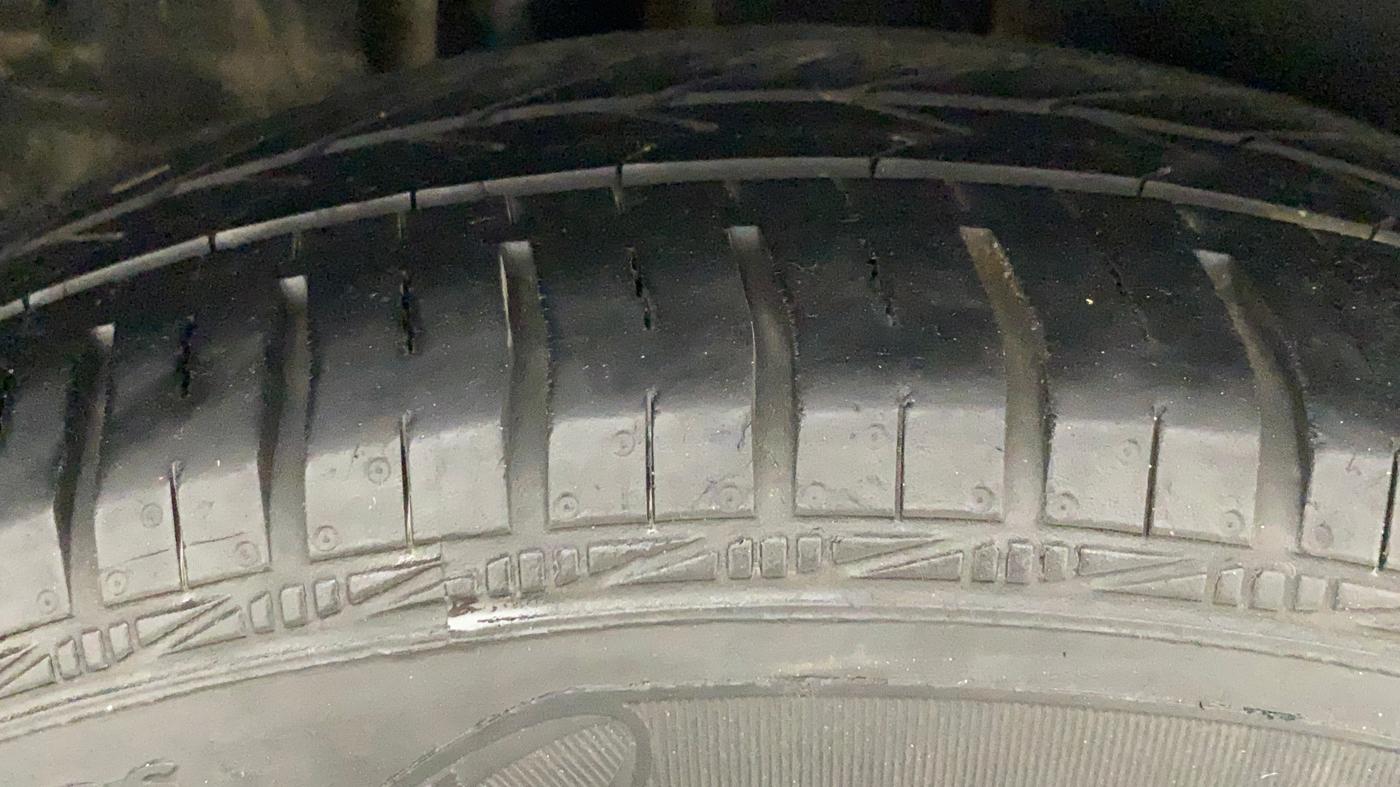 2014 Maruti Ertiga VXI, Petrol, Manual, 56,777 km, Right Rear Tyre Tread
