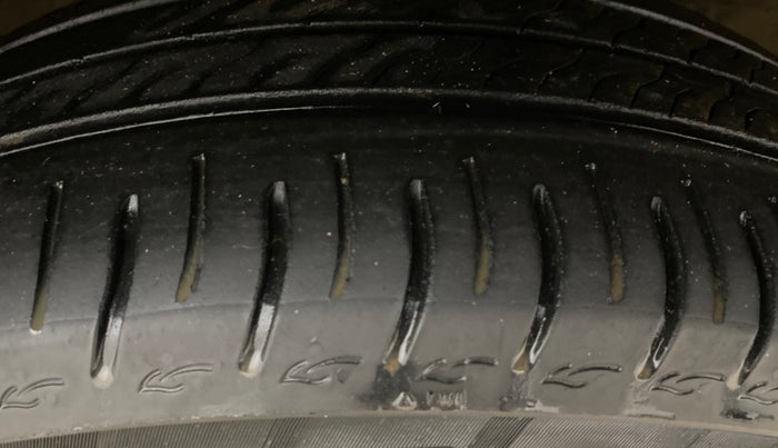 2023 Maruti FRONX DELTA PLUS 1.2MT, Petrol, Manual, 78,271 km, Right Front Tyre Tread