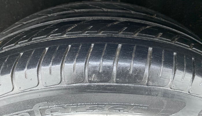 2015 Ford Ecosport 1.5 TITANIUMTDCI OPT, Diesel, Manual, 47,234 km, Left Rear Tyre Tread