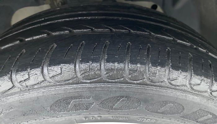 2015 Ford Ecosport 1.5 TITANIUMTDCI OPT, Diesel, Manual, 47,234 km, Right Front Tyre Tread
