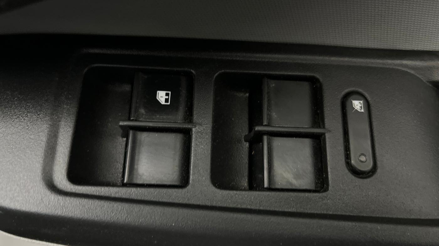 2022 Tata Tiago XT PETROL, Petrol, Manual, 31,544 km, Driver Side Door Panels Control