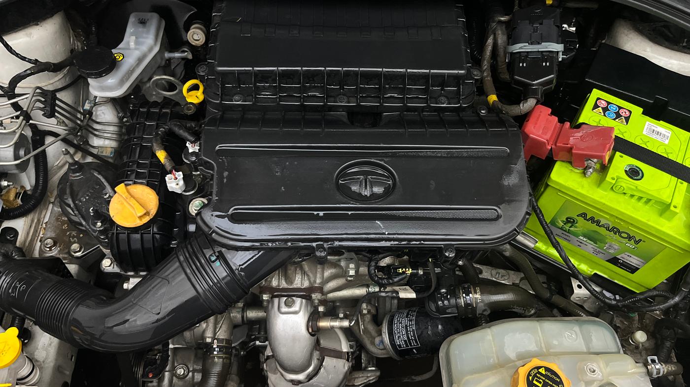 2022 Tata Tiago XT PETROL, Petrol, Manual, 31,544 km, Engine View