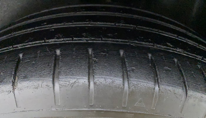 2017 Volkswagen Polo GT TSI 1.2 PETROL AT, Petrol, Automatic, 76,403 km, Right Front Tyre Tread