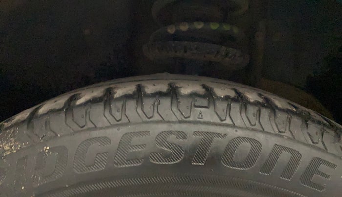 2016 Volkswagen Ameo COMFORTLINE 1.2L, Petrol, Manual, 92,913 km, Left Front Tyre Tread