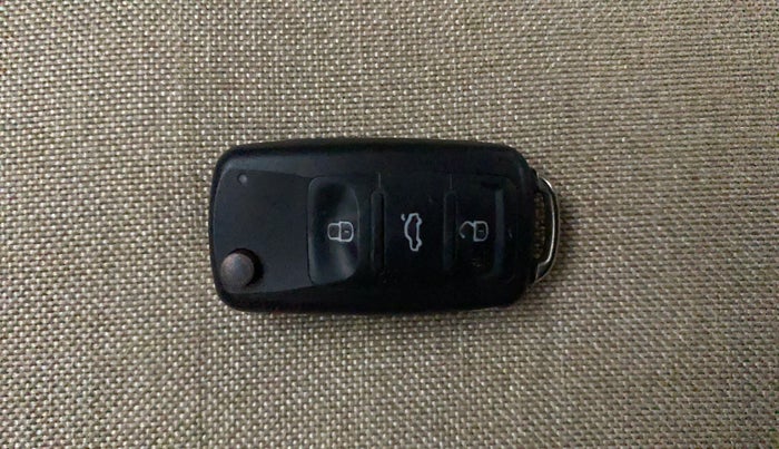 2016 Volkswagen Ameo COMFORTLINE 1.2L, Petrol, Manual, 92,913 km, Key Close Up