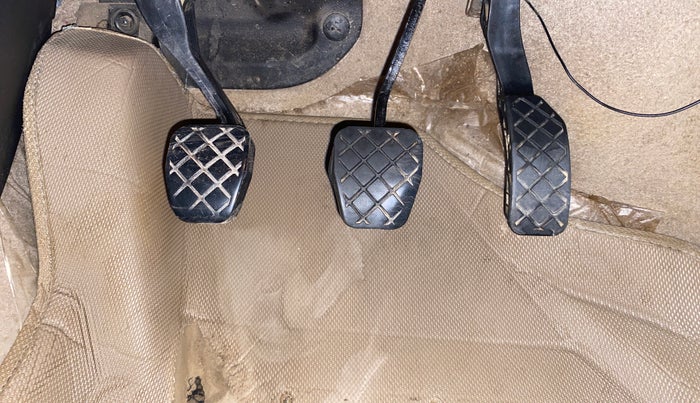 2016 Volkswagen Ameo COMFORTLINE 1.2L, Petrol, Manual, 92,913 km, Pedals