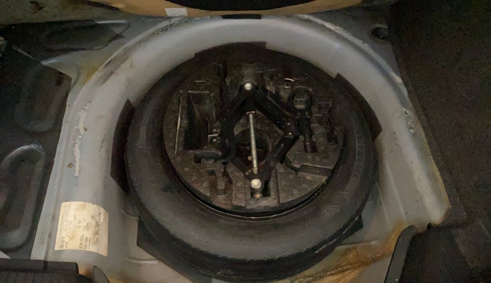 2016 Volkswagen Ameo COMFORTLINE 1.2L, Petrol, Manual, 92,913 km, Spare Tyre