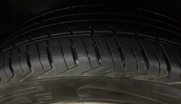 2018 Maruti Celerio LXI, Petrol, Manual, 76,803 km, Left Front Tyre Tread