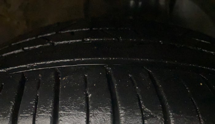 2022 Hyundai NEW I20 ASTA (O) 1.2 AT, Petrol, Automatic, 48,816 km, Right Front Tyre Tread