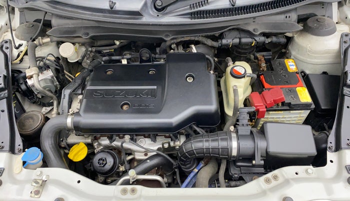 2017 Maruti Swift VDI ABS, Diesel, Manual, 1,20,288 km, Engine Bonet View