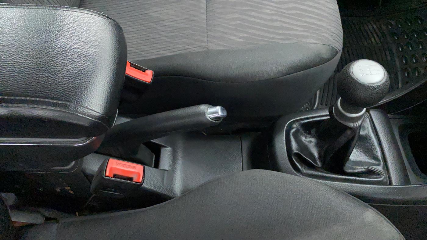 2017 Maruti Swift VDI ABS, Diesel, Manual, 1,20,288 km, Gear Lever
