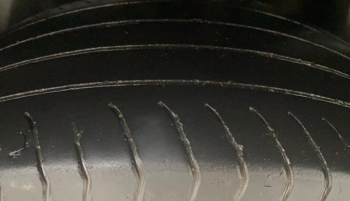 2023 Volkswagen TAIGUN HIGHLINE 1.0 TSI MT, Petrol, Manual, 48,669 km, Left Rear Tyre Tread