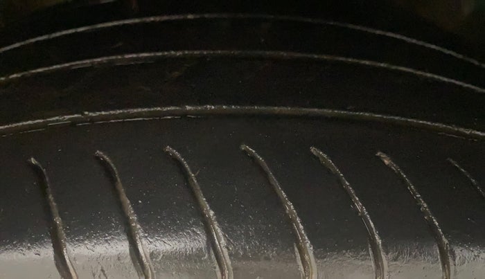 2023 Volkswagen TAIGUN HIGHLINE 1.0 TSI MT, Petrol, Manual, 48,669 km, Right Front Tyre Tread